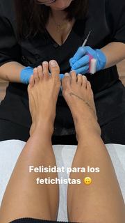 Violeta Mangriñán feet photo 5