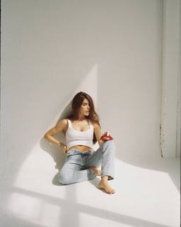 Violeta Mangriñán feet photo 1