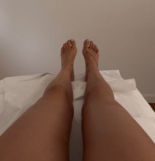 Violeta Mangriñán feet photo 1