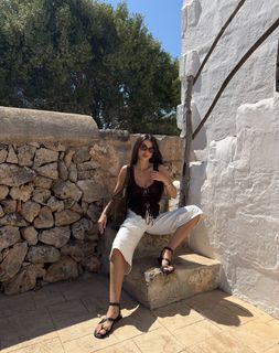 Violeta Mangriñán feet photo 19
