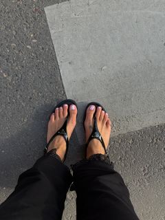 Violeta Mangriñán feet photo 8