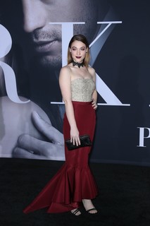 Violett Beane feet photo thumbnail