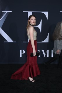 Violett Beane feet photo thumbnail