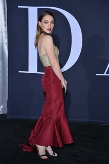 Violett Beane feet photo thumbnail