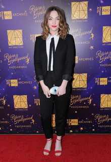 Violett Beane feet photo thumbnail