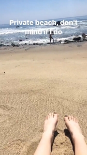 Violett Beane feet photo thumbnail