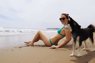 Violett Beane feet photo thumbnail