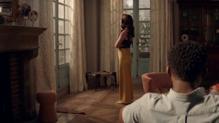 Violett Beane feet photo thumbnail