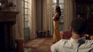 Violett Beane feet photo thumbnail