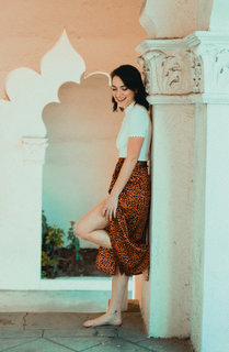 Violett Beane feet photo thumbnail