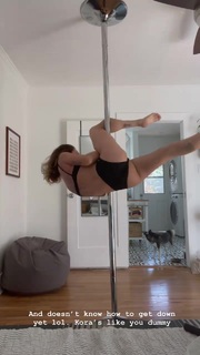 Violett Beane feet photo thumbnail