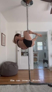 Violett Beane feet photo thumbnail