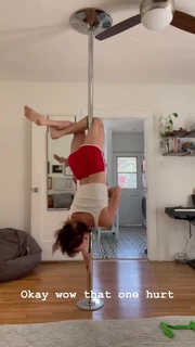 Violett Beane feet photo thumbnail