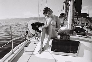 Violett Beane feet photo thumbnail