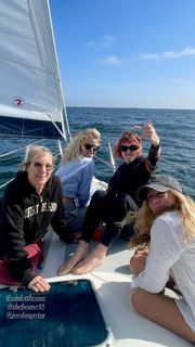 Violett Beane feet photo thumbnail