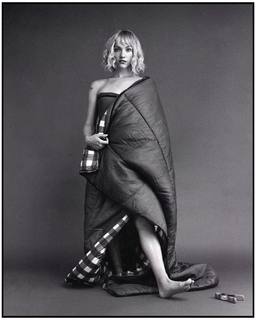 Violett Beane feet photo thumbnail