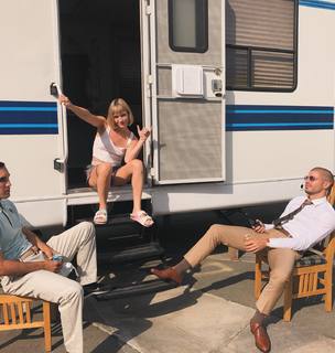 Violett Beane feet photo thumbnail