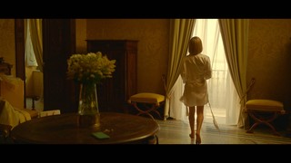 Violett Beane feet photo thumbnail