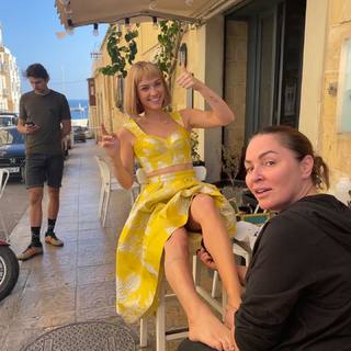 Violett Beane feet photo thumbnail