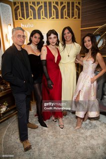 Violett Beane feet photo thumbnail