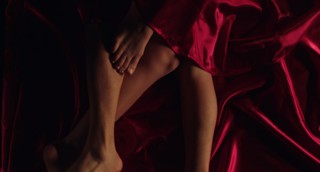 Violett Beane feet photo thumbnail