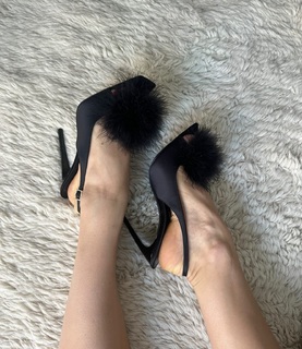 Violetta Komyshan feet photo 1