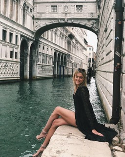 Virginia Dikaioulia feet photo 17