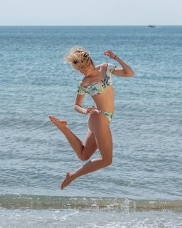 Virginia Dikaioulia feet photo 13
