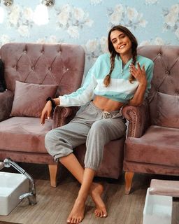 Virginia Dikaioulia feet photo 10