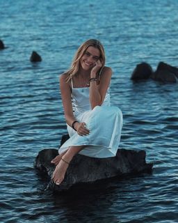 Virginia Dikaioulia feet photo 18