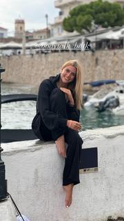 Virginia Dikaioulia feet photo 16