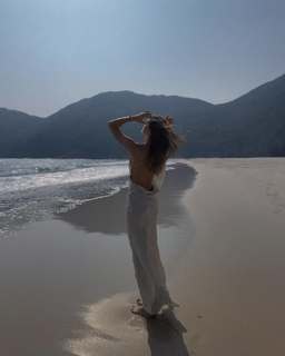 Virginia Dikaioulia feet photo 8