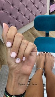 Virginia Dikaioulia feet photo 6
