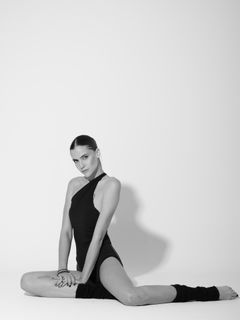 Virginia Dikaioulia feet photo 6