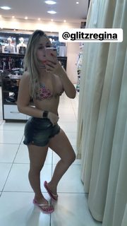 Virginia Fonseca feet photo thumbnail