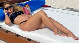 Virginia Fonseca feet photo thumbnail