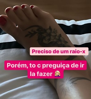 Virginia Fonseca feet photo thumbnail