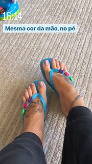 Virginia Fonseca feet photo thumbnail