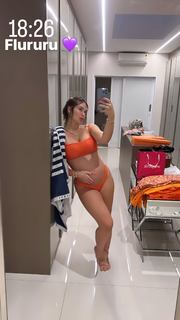 Virginia Fonseca feet photo thumbnail