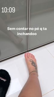 Virginia Fonseca feet photo thumbnail