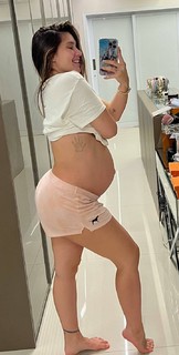 Virginia Fonseca feet photo thumbnail