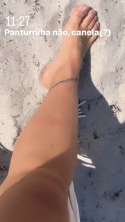 Virginia Fonseca feet photo thumbnail