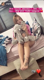 Virginia Fonseca feet photo thumbnail
