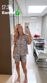 Virginia Fonseca feet photo thumbnail
