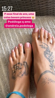 Virginia Fonseca feet photo thumbnail