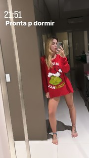 Virginia Fonseca feet photo thumbnail