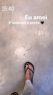 Virginia Fonseca feet photo thumbnail