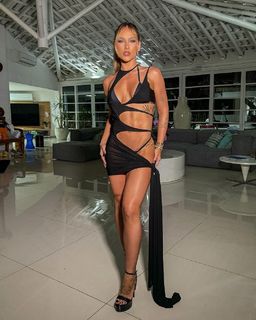 Virginia Fonseca feet photo thumbnail