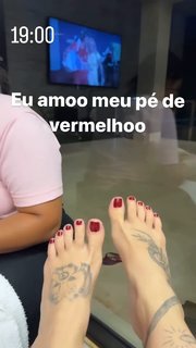 Virginia Fonseca feet photo thumbnail