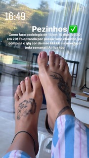 Virginia Fonseca feet photo thumbnail